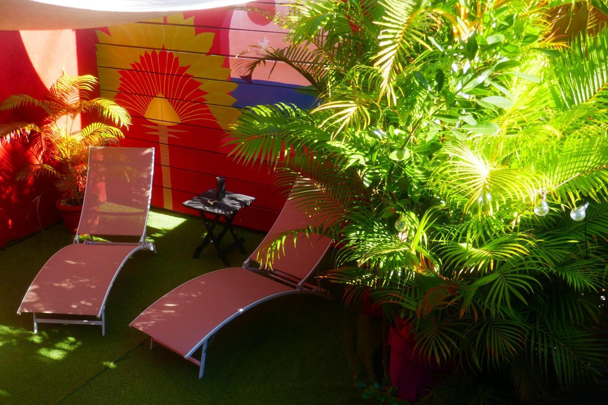 Les Baroudeurs Hostel Saint Pierre Esterno foto