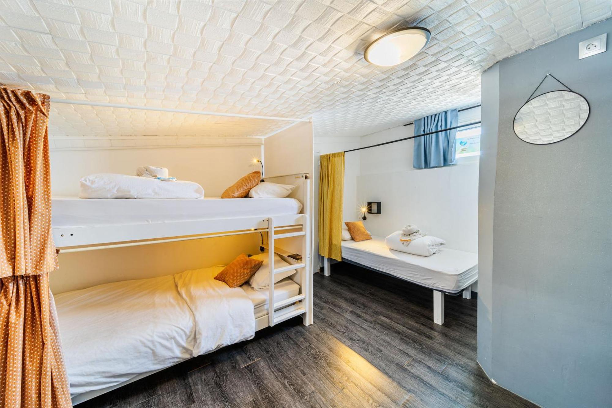 Les Baroudeurs Hostel Saint Pierre Esterno foto
