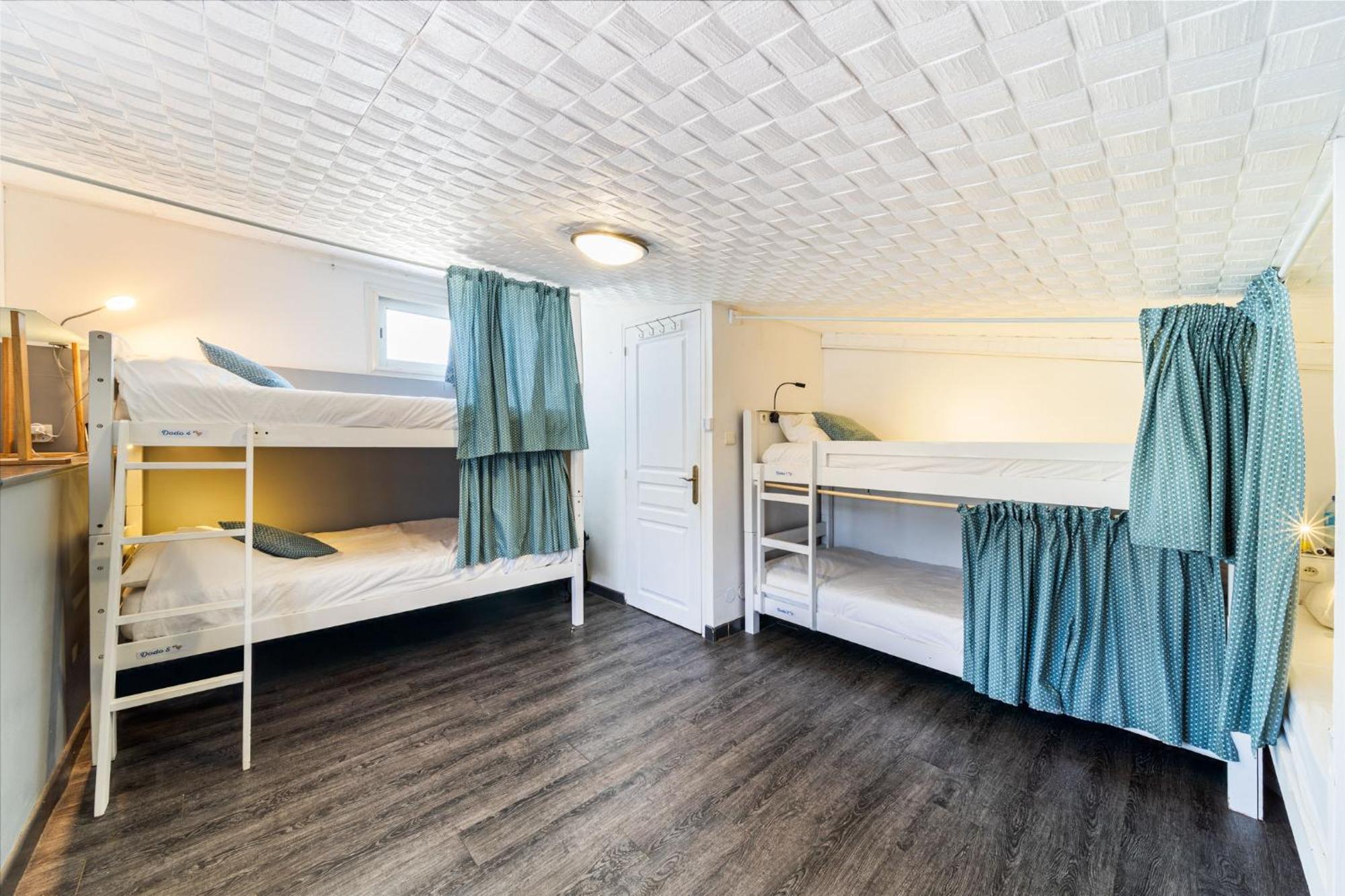 Les Baroudeurs Hostel Saint Pierre Esterno foto